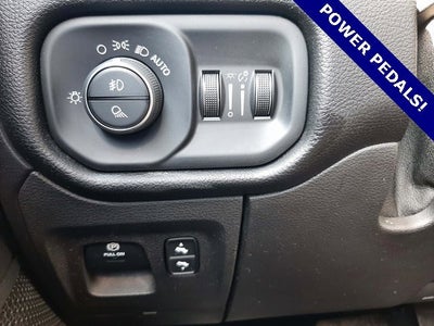 2019 RAM 1500 Big Horn/Lone Star Crew Cab 4x4 5'7" Box