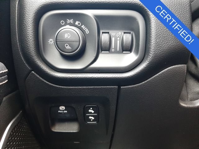2020 RAM 1500 Laramie Crew Cab 4x4 5'7" Box