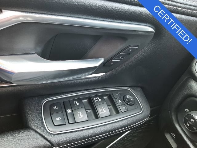 2020 RAM 1500 Laramie Crew Cab 4x4 5'7" Box