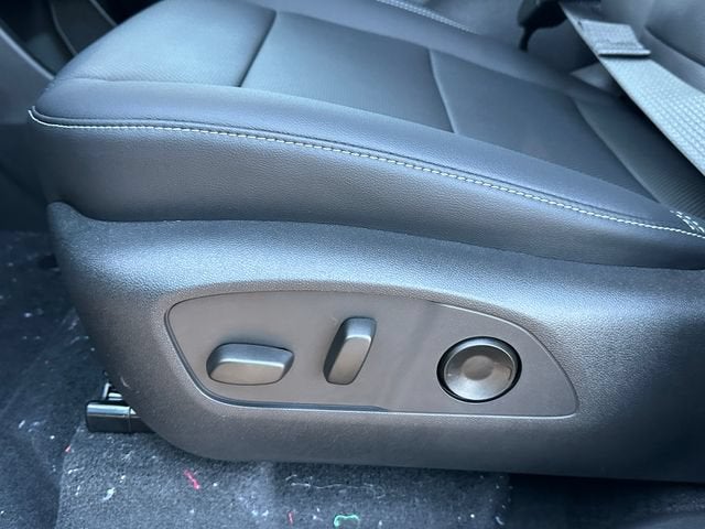 2027 Chevrolet Traverse LT - Photo 27