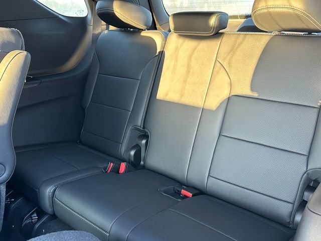 2027 Chevrolet Traverse LT - Photo 28