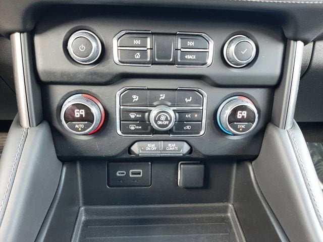 2023 Chevrolet Suburban LS