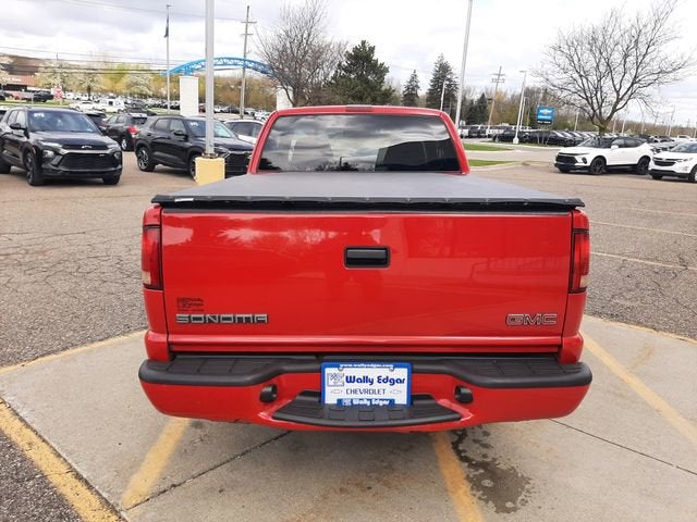 2001 GMC Sonoma SLS w/1SG Pkg