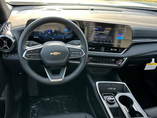 2027 Chevrolet Equinox LT - Photo 7