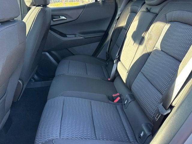 2027 Chevrolet Equinox LT - Photo 9