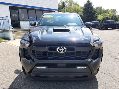 2024 Toyota Tacoma 4WD SR5