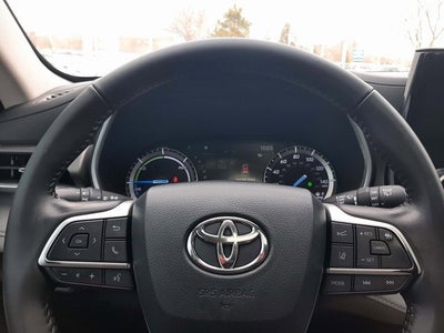 2022 Toyota Highlander Hybrid XLE