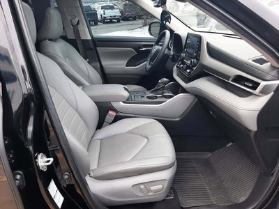 2022 Toyota Highlander Hybrid XLE