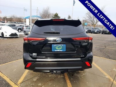 2022 Toyota Highlander Hybrid XLE